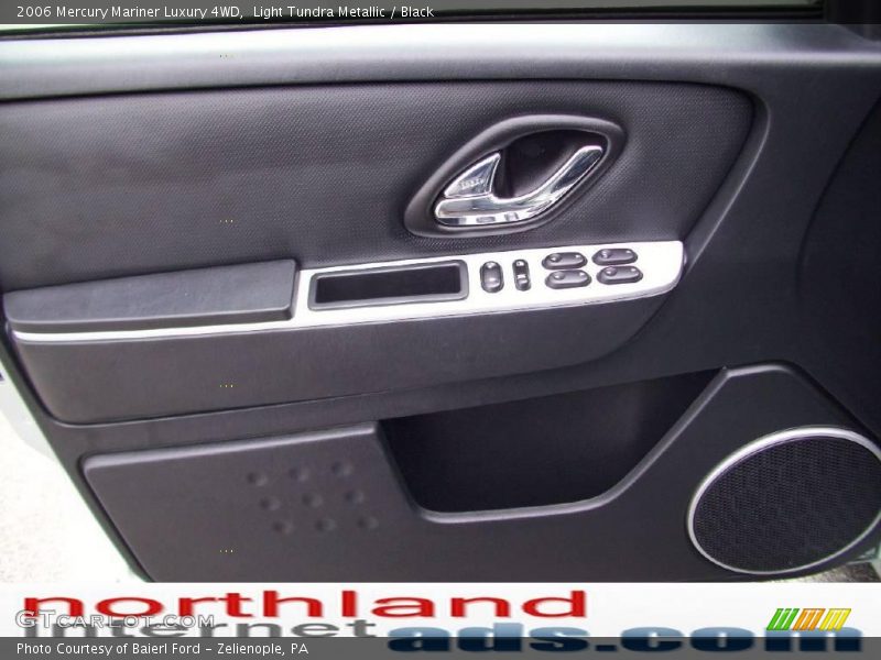 Light Tundra Metallic / Black 2006 Mercury Mariner Luxury 4WD