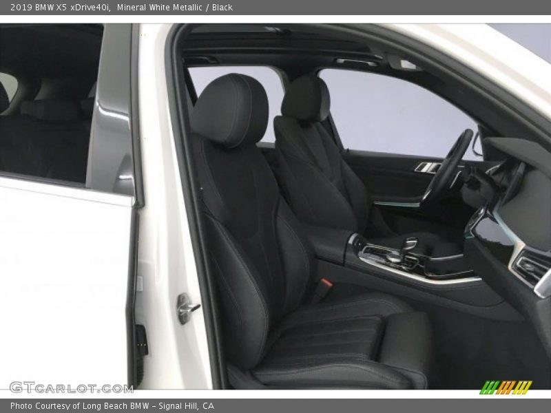 Mineral White Metallic / Black 2019 BMW X5 xDrive40i