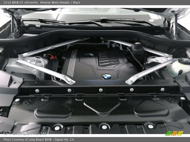 Mineral White Metallic / Black 2019 BMW X5 xDrive40i