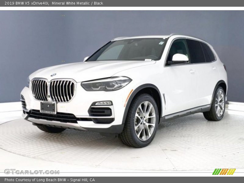 Mineral White Metallic / Black 2019 BMW X5 xDrive40i