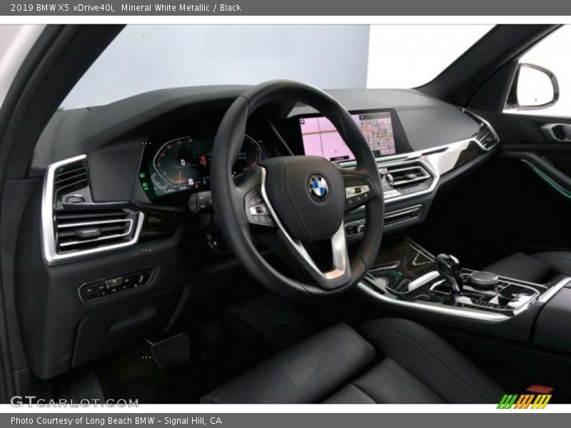 Mineral White Metallic / Black 2019 BMW X5 xDrive40i
