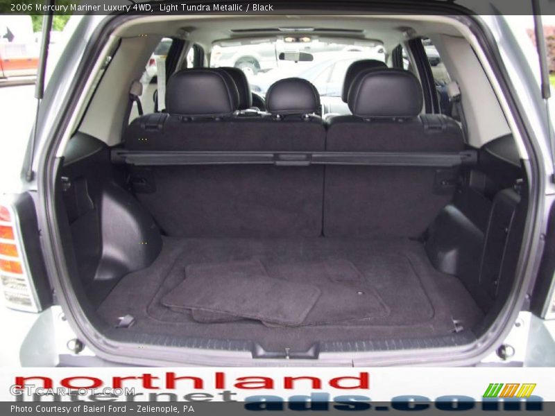 Light Tundra Metallic / Black 2006 Mercury Mariner Luxury 4WD