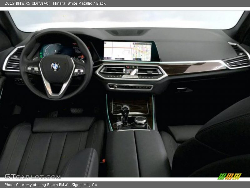 Mineral White Metallic / Black 2019 BMW X5 xDrive40i