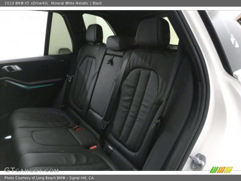 Mineral White Metallic / Black 2019 BMW X5 xDrive40i