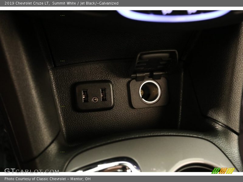 Summit White / Jet Black/­Galvanized 2019 Chevrolet Cruze LT