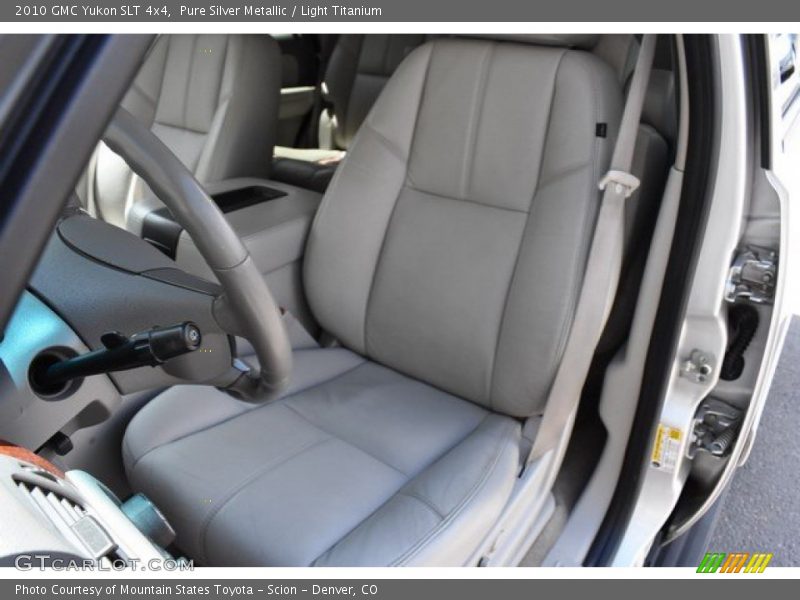 Pure Silver Metallic / Light Titanium 2010 GMC Yukon SLT 4x4