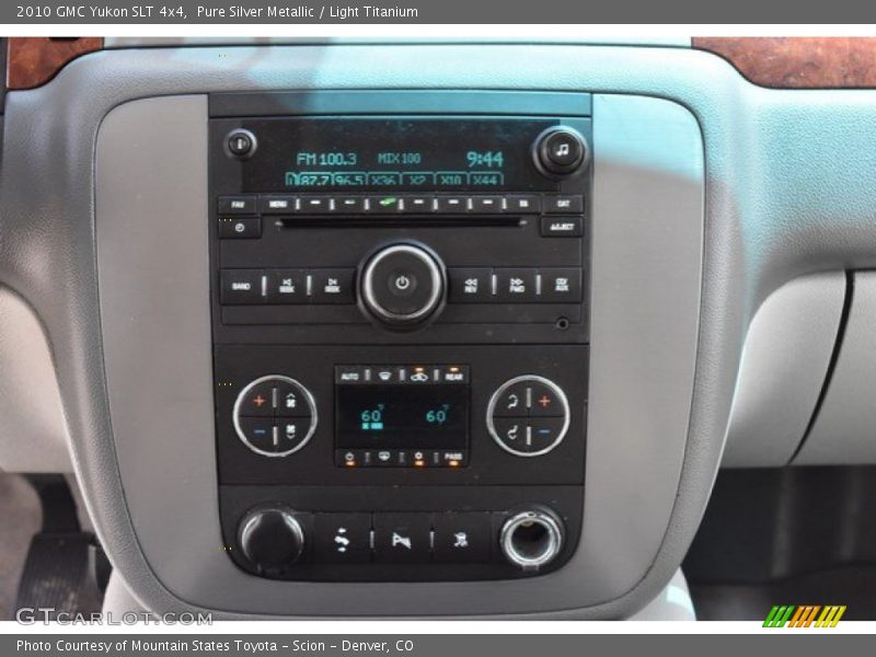 Pure Silver Metallic / Light Titanium 2010 GMC Yukon SLT 4x4