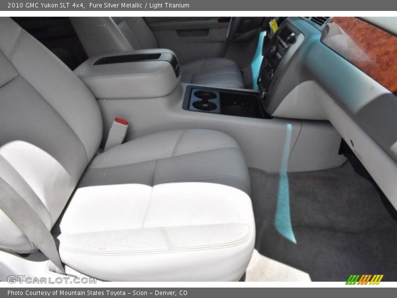 Pure Silver Metallic / Light Titanium 2010 GMC Yukon SLT 4x4