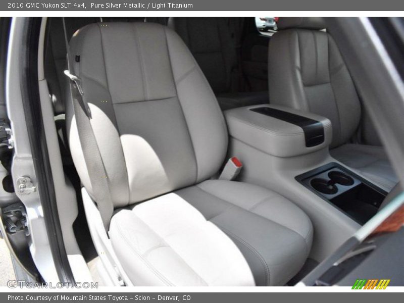 Pure Silver Metallic / Light Titanium 2010 GMC Yukon SLT 4x4