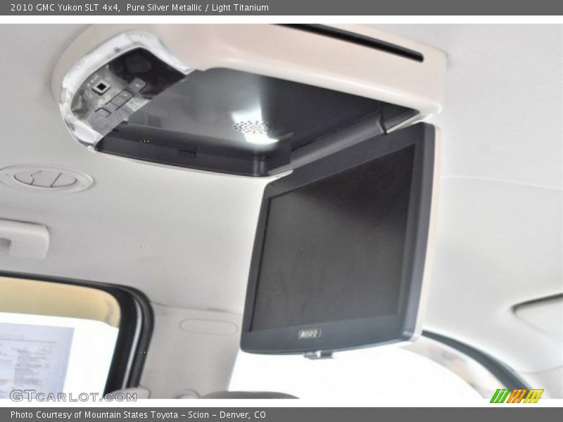 Pure Silver Metallic / Light Titanium 2010 GMC Yukon SLT 4x4