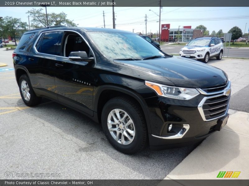 Mosaic Black Metallic / Jet Black 2019 Chevrolet Traverse LT