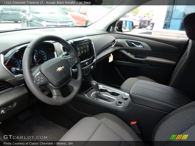 Mosaic Black Metallic / Jet Black 2019 Chevrolet Traverse LT