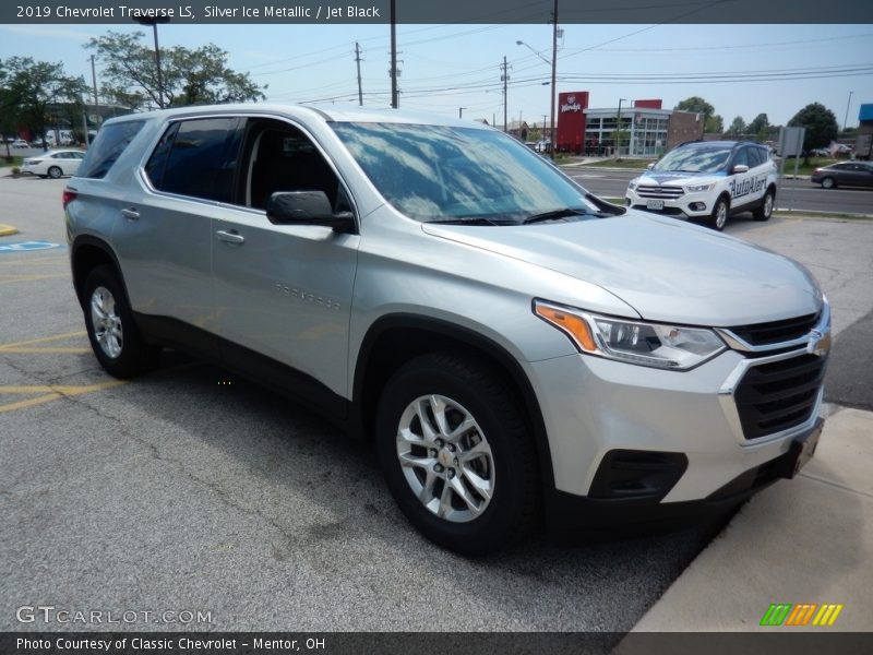 Silver Ice Metallic / Jet Black 2019 Chevrolet Traverse LS