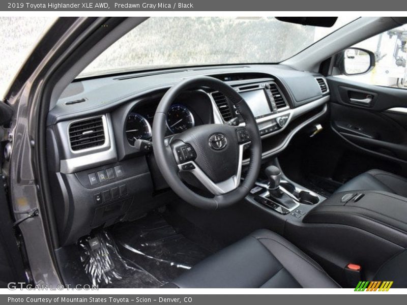 Predawn Gray Mica / Black 2019 Toyota Highlander XLE AWD