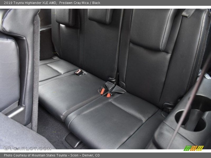 Predawn Gray Mica / Black 2019 Toyota Highlander XLE AWD