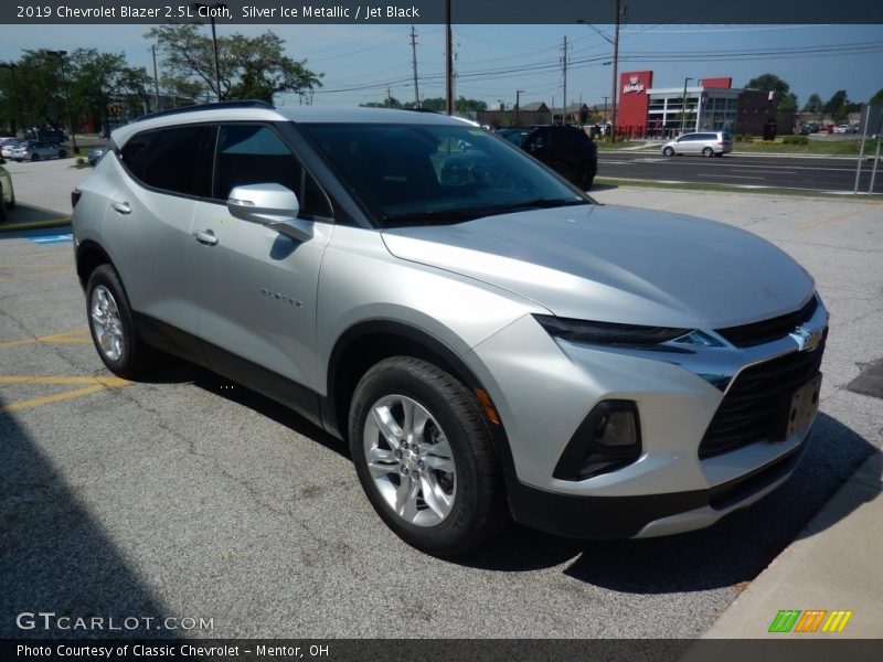 Silver Ice Metallic / Jet Black 2019 Chevrolet Blazer 2.5L Cloth