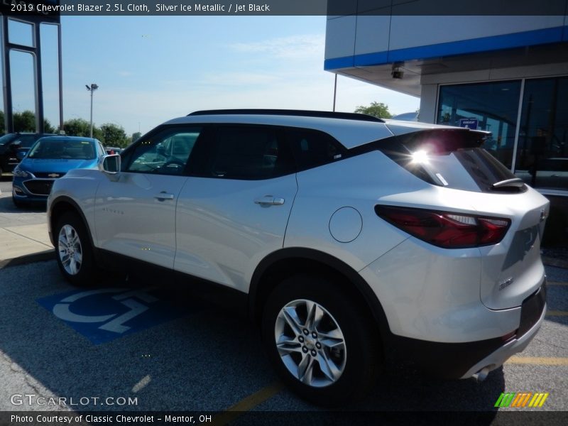Silver Ice Metallic / Jet Black 2019 Chevrolet Blazer 2.5L Cloth
