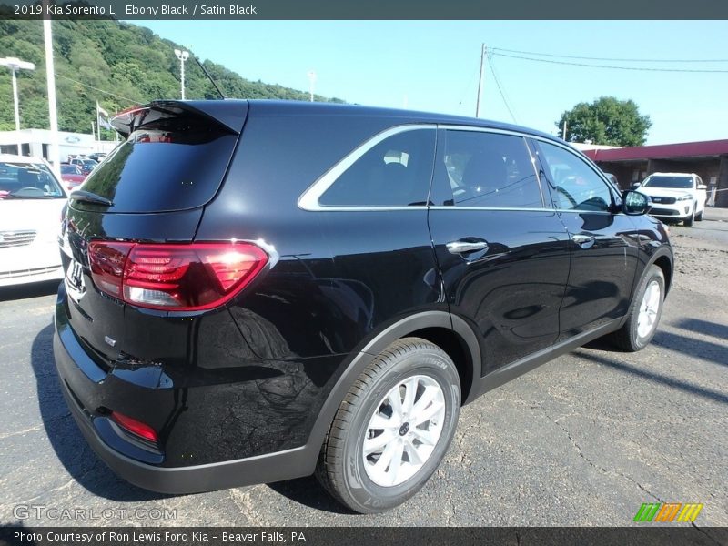 Ebony Black / Satin Black 2019 Kia Sorento L