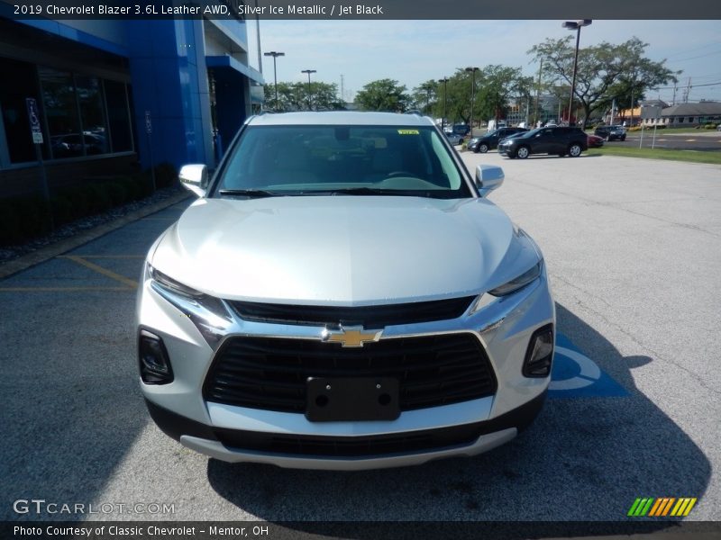 Silver Ice Metallic / Jet Black 2019 Chevrolet Blazer 3.6L Leather AWD