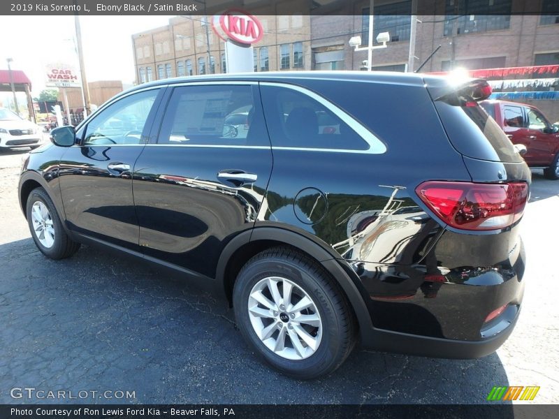 Ebony Black / Satin Black 2019 Kia Sorento L