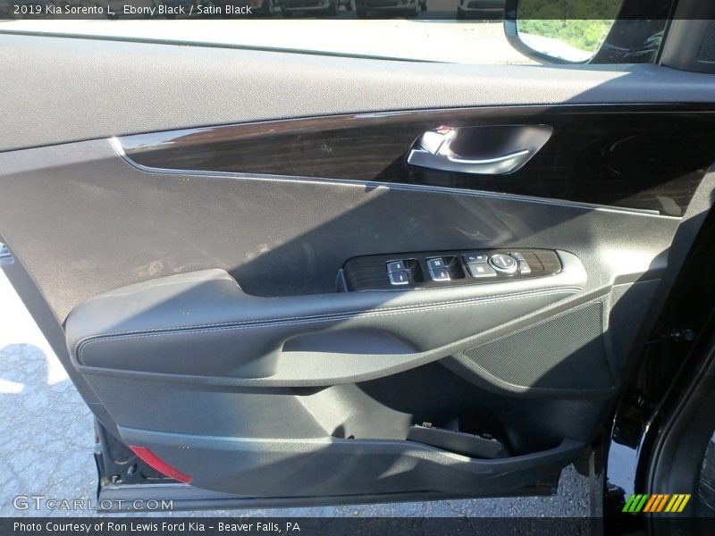 Ebony Black / Satin Black 2019 Kia Sorento L
