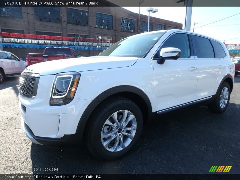 Front 3/4 View of 2020 Telluride LX AWD