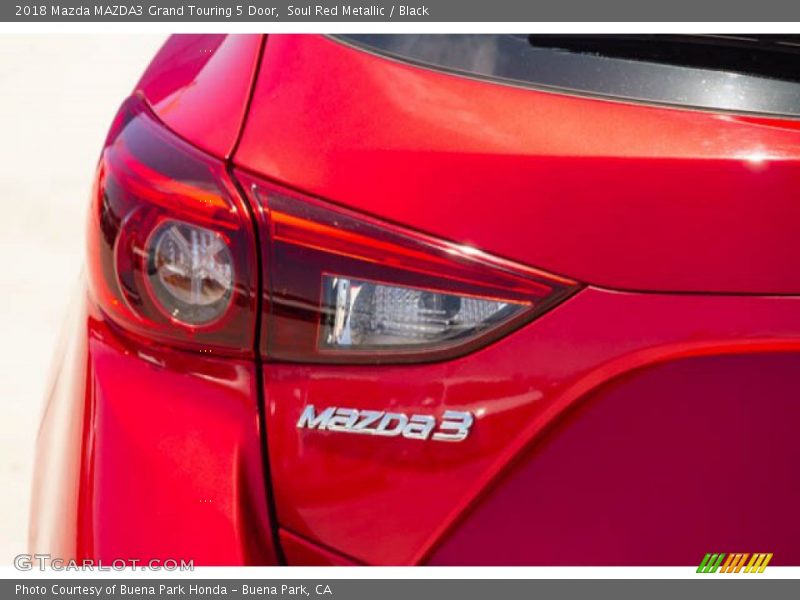 Soul Red Metallic / Black 2018 Mazda MAZDA3 Grand Touring 5 Door