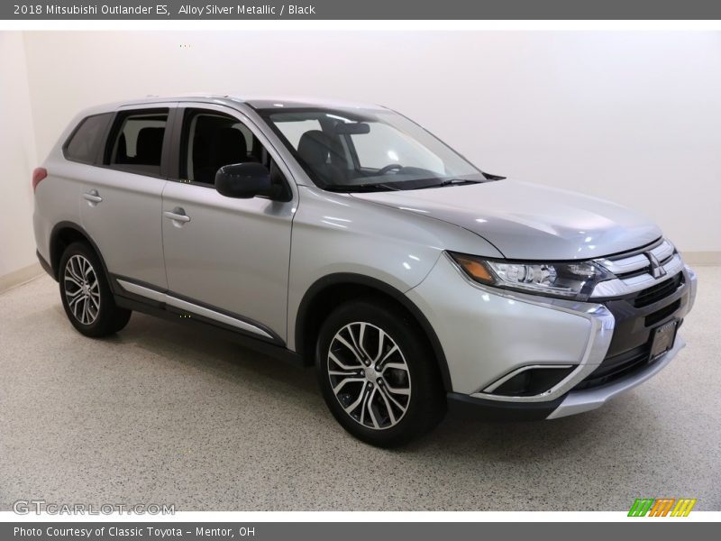 Alloy Silver Metallic / Black 2018 Mitsubishi Outlander ES