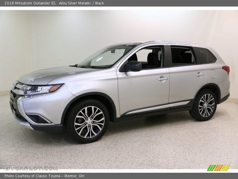 Alloy Silver Metallic / Black 2018 Mitsubishi Outlander ES
