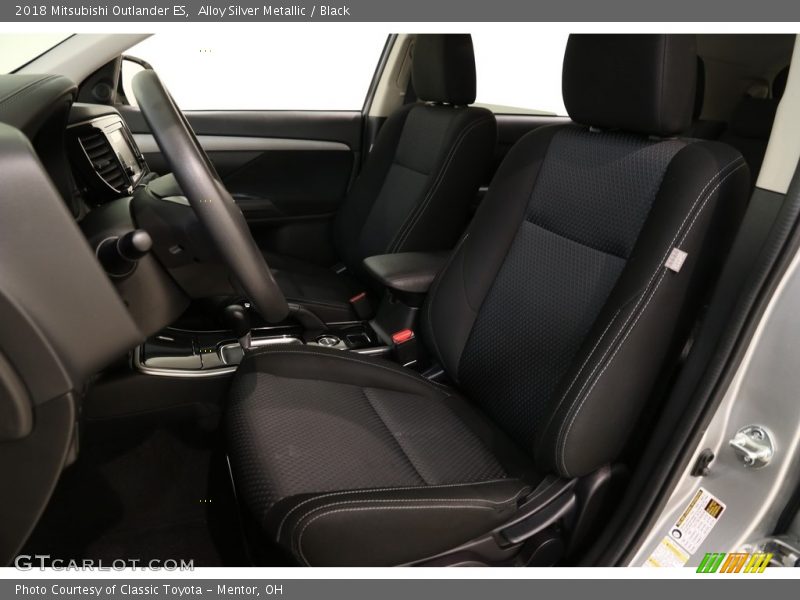 Alloy Silver Metallic / Black 2018 Mitsubishi Outlander ES
