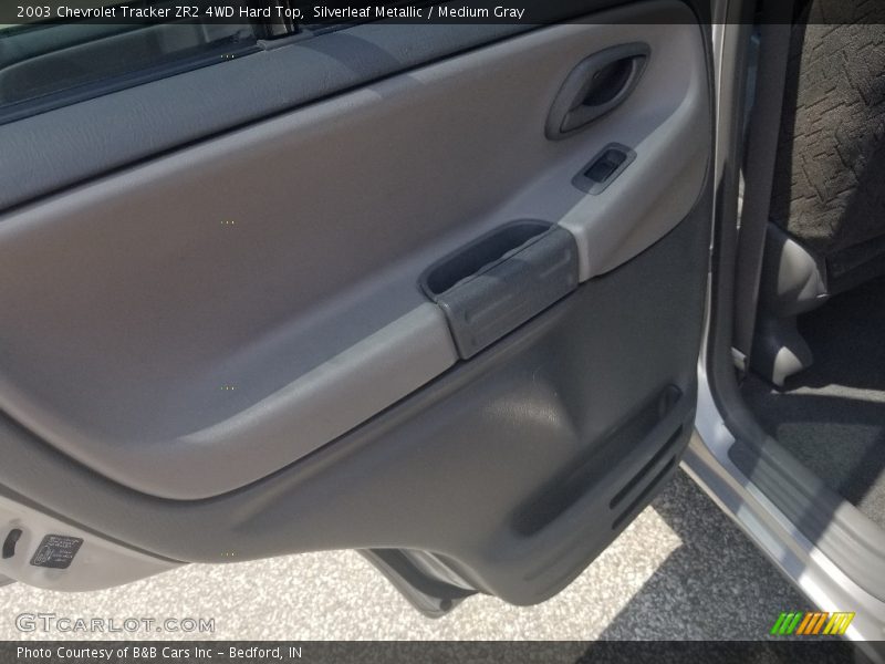 Silverleaf Metallic / Medium Gray 2003 Chevrolet Tracker ZR2 4WD Hard Top
