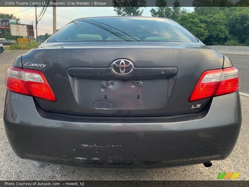 Magnetic Gray Metallic / Bisque 2009 Toyota Camry LE