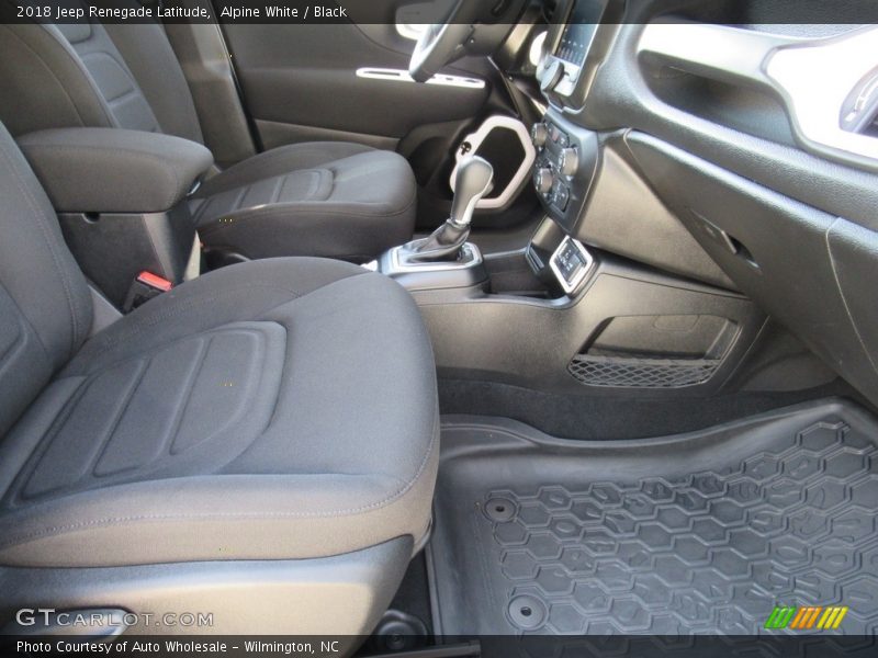 Alpine White / Black 2018 Jeep Renegade Latitude
