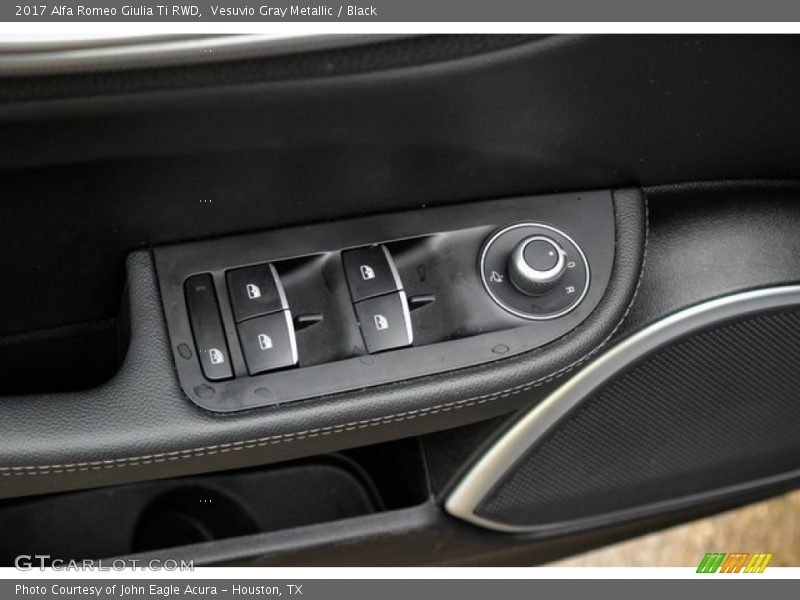 Vesuvio Gray Metallic / Black 2017 Alfa Romeo Giulia Ti RWD