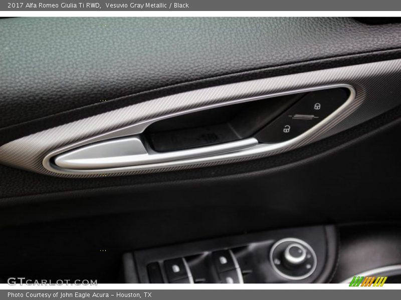 Vesuvio Gray Metallic / Black 2017 Alfa Romeo Giulia Ti RWD