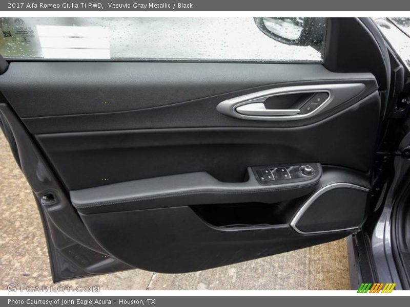 Vesuvio Gray Metallic / Black 2017 Alfa Romeo Giulia Ti RWD