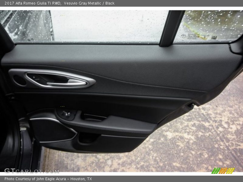 Vesuvio Gray Metallic / Black 2017 Alfa Romeo Giulia Ti RWD