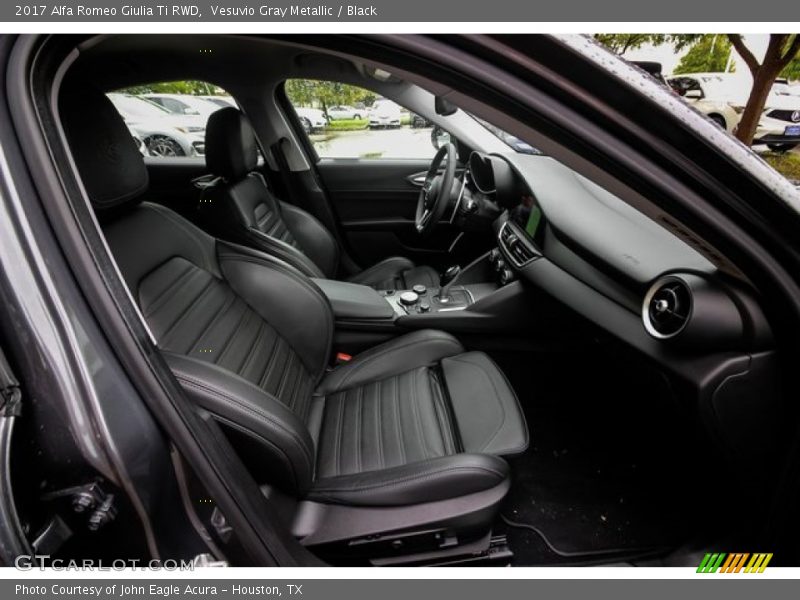 Vesuvio Gray Metallic / Black 2017 Alfa Romeo Giulia Ti RWD