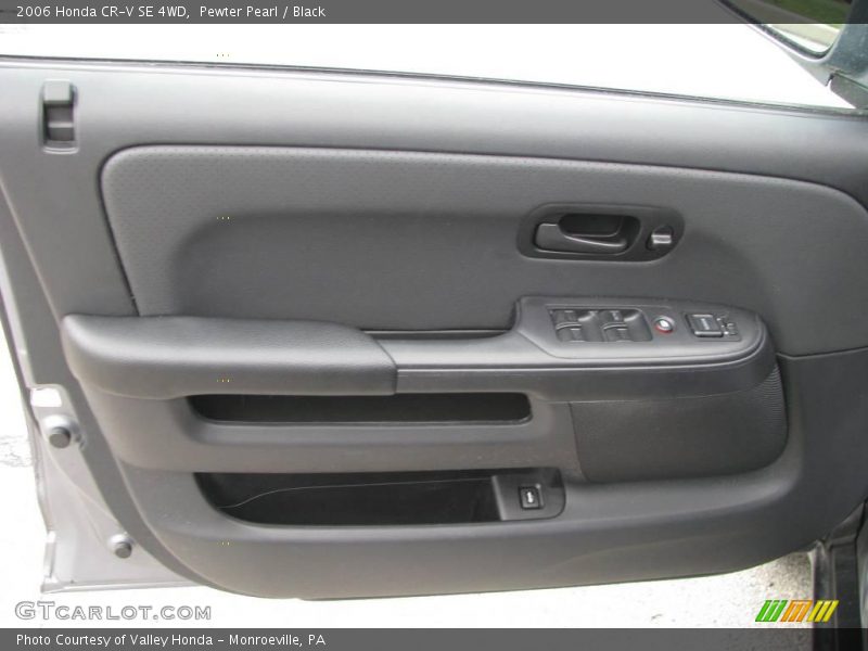 Pewter Pearl / Black 2006 Honda CR-V SE 4WD