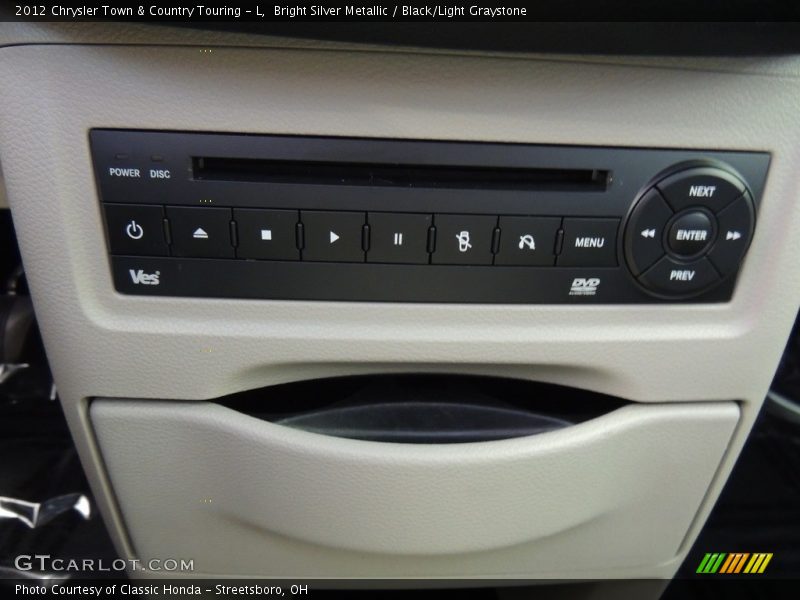 Bright Silver Metallic / Black/Light Graystone 2012 Chrysler Town & Country Touring - L