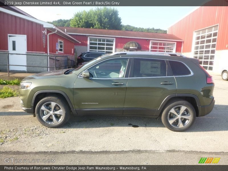 Olive Green Pearl / Black/Ski Grey 2019 Jeep Cherokee Limited 4x4