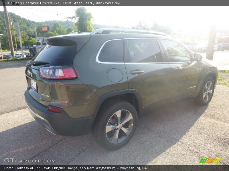 Olive Green Pearl / Black/Ski Grey 2019 Jeep Cherokee Limited 4x4
