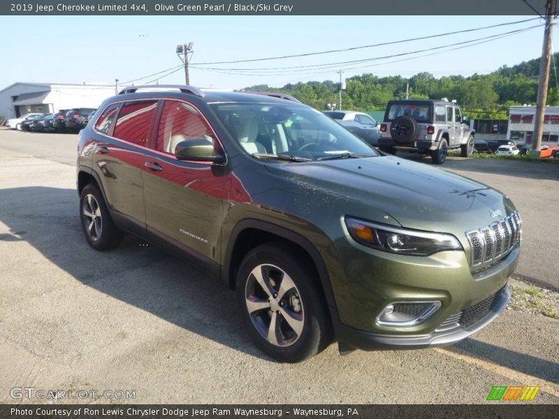 Olive Green Pearl / Black/Ski Grey 2019 Jeep Cherokee Limited 4x4