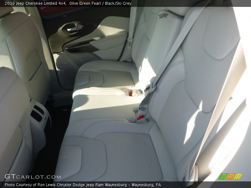 Olive Green Pearl / Black/Ski Grey 2019 Jeep Cherokee Limited 4x4