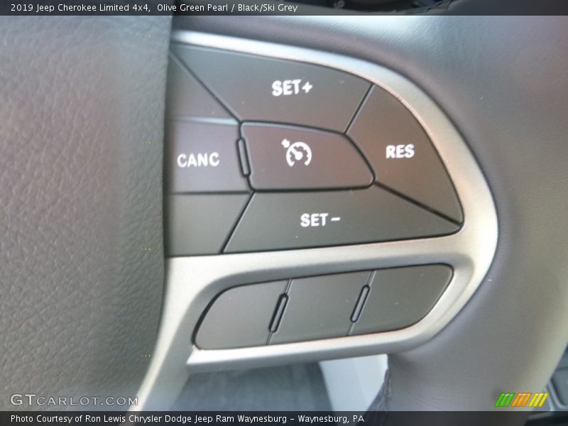 Olive Green Pearl / Black/Ski Grey 2019 Jeep Cherokee Limited 4x4