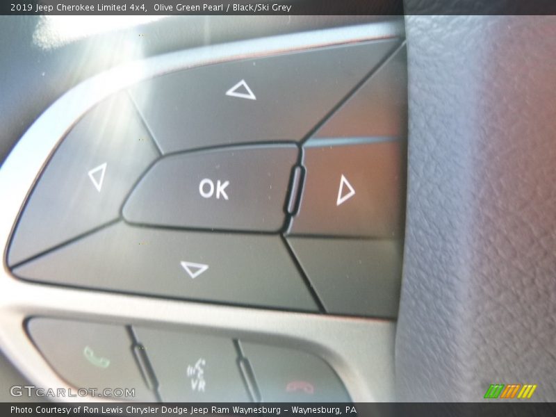 Olive Green Pearl / Black/Ski Grey 2019 Jeep Cherokee Limited 4x4