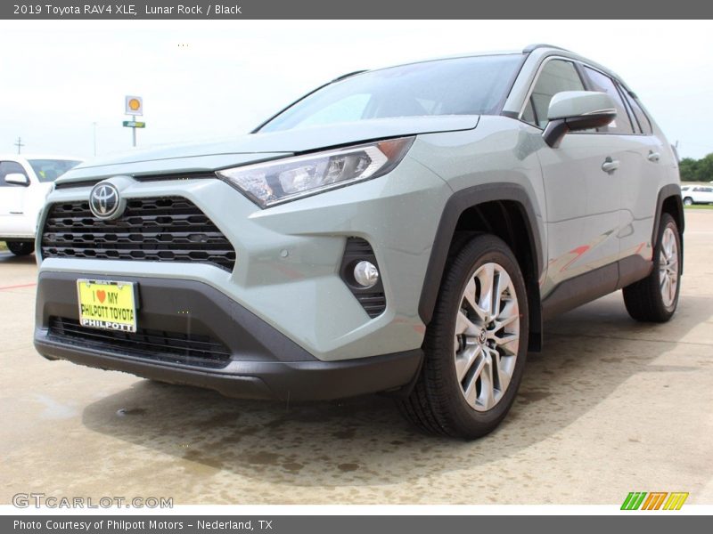 Lunar Rock / Black 2019 Toyota RAV4 XLE