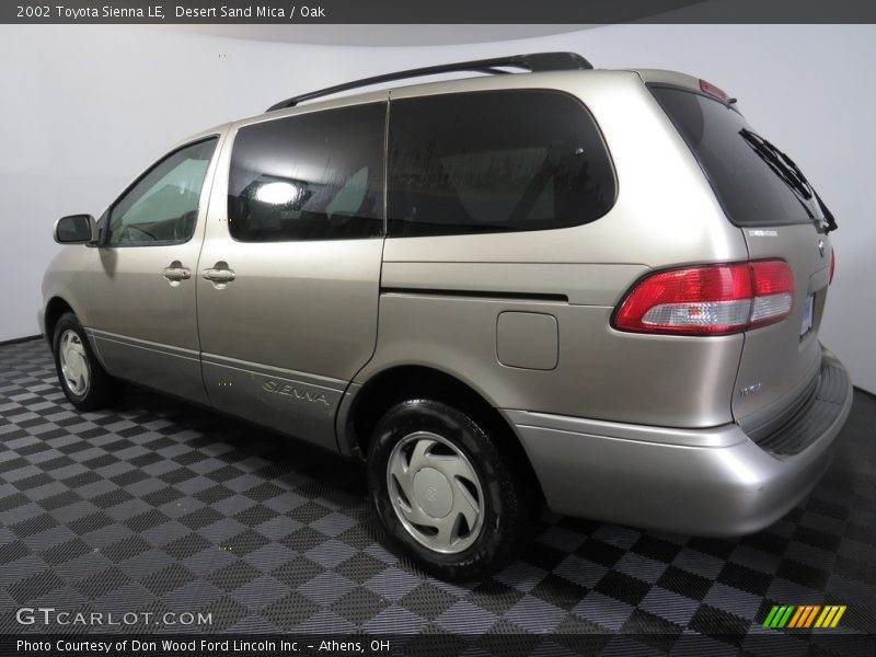 Desert Sand Mica / Oak 2002 Toyota Sienna LE