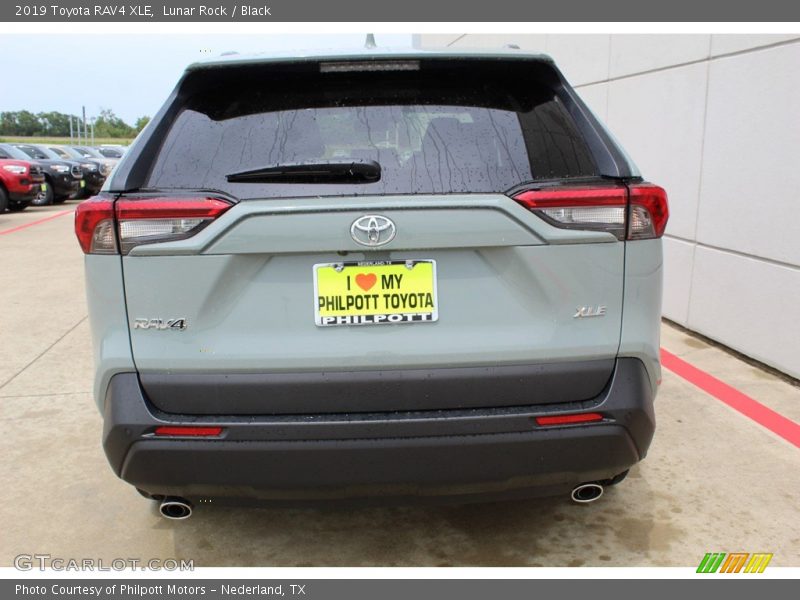 Lunar Rock / Black 2019 Toyota RAV4 XLE