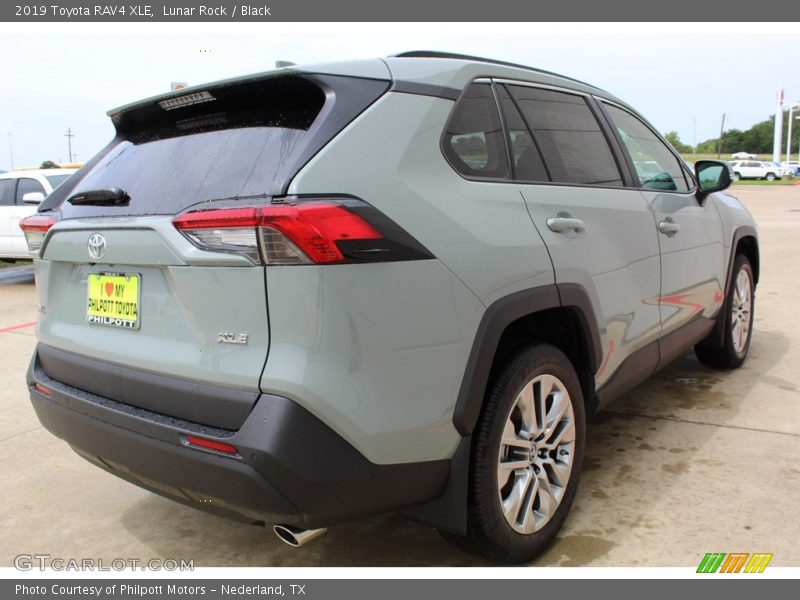 Lunar Rock / Black 2019 Toyota RAV4 XLE